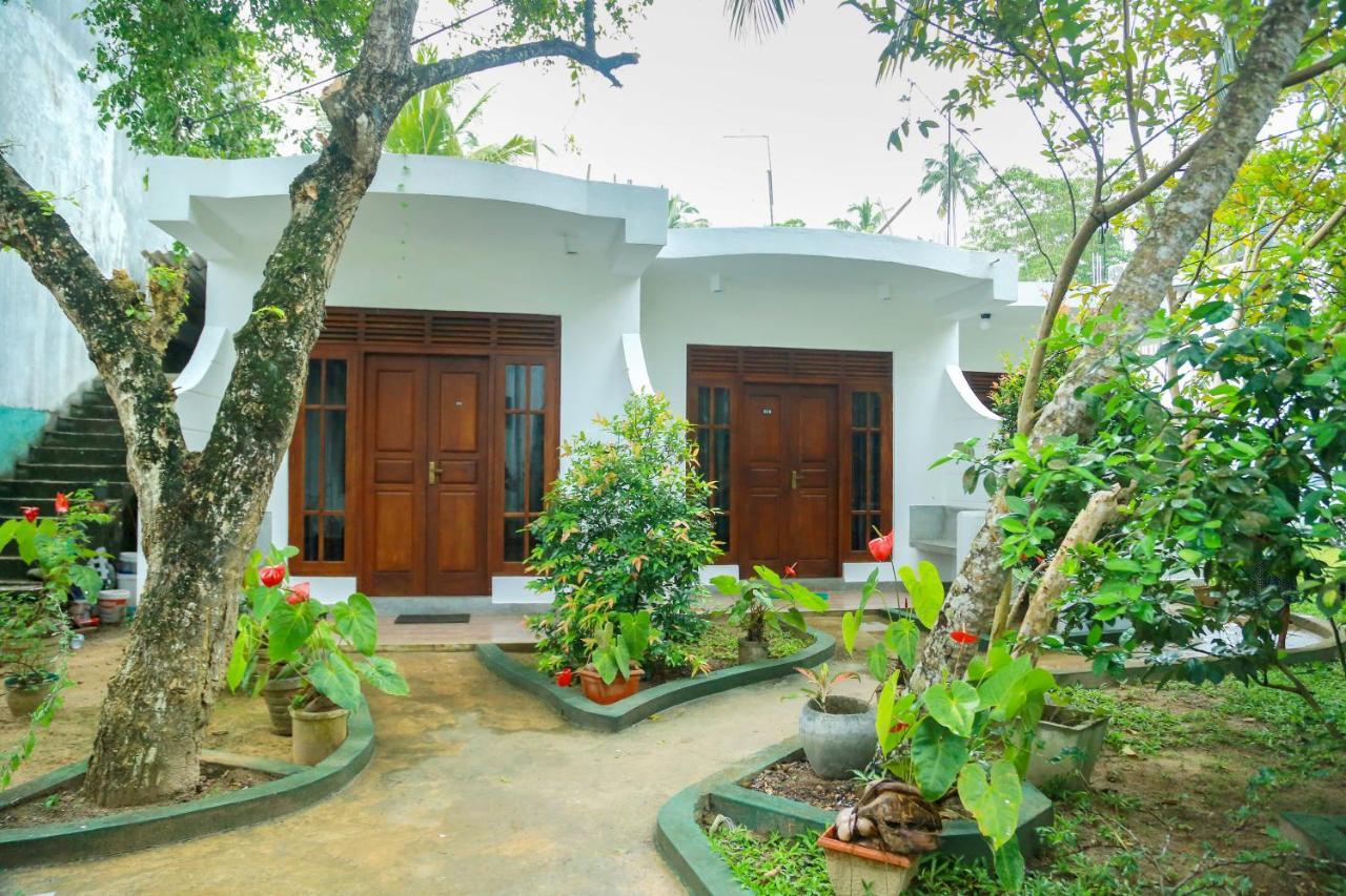 Suwa Arana Resort Mirissa Bagian luar foto