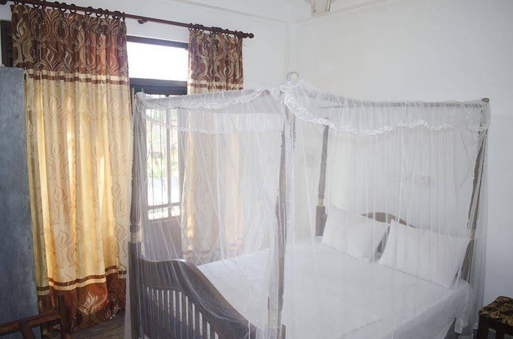 Suwa Arana Resort Mirissa Bagian luar foto