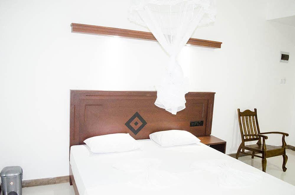 Suwa Arana Resort Mirissa Bagian luar foto
