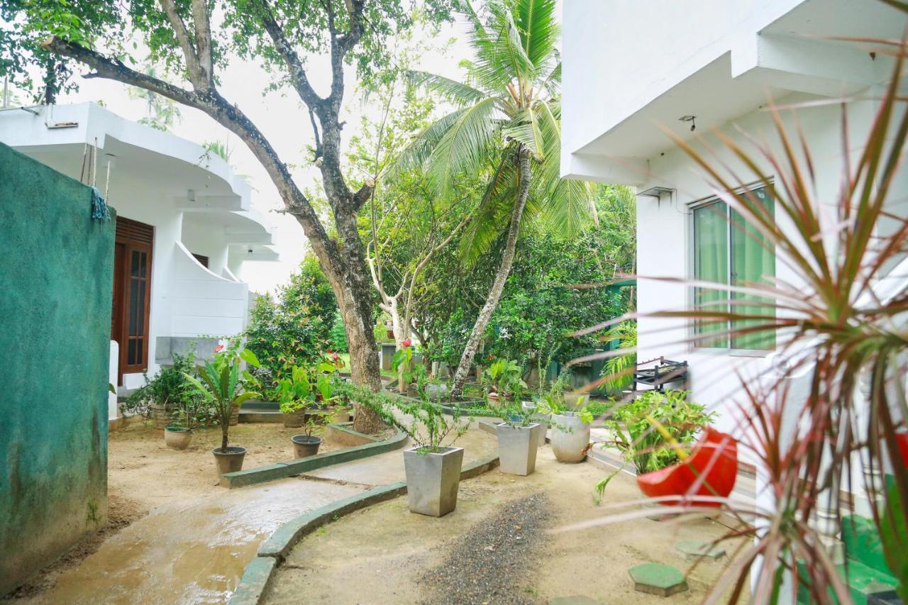 Suwa Arana Resort Mirissa Bagian luar foto